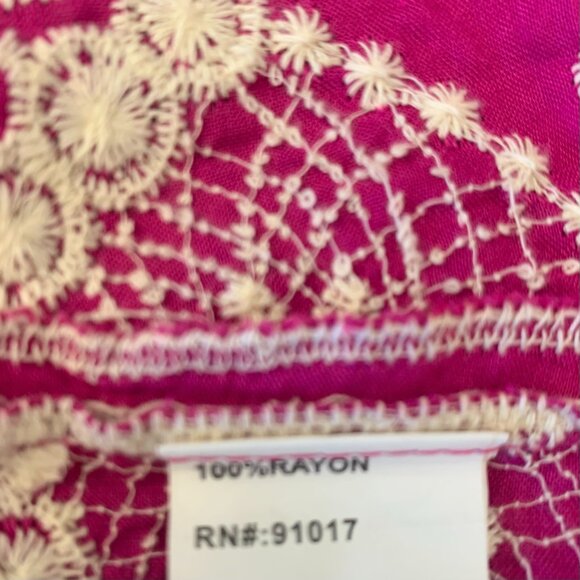 Solitaire Magenta Pink Tunic Top LG Embroidered Scalloped hem and sleeves Floral - Picture 7 of 7